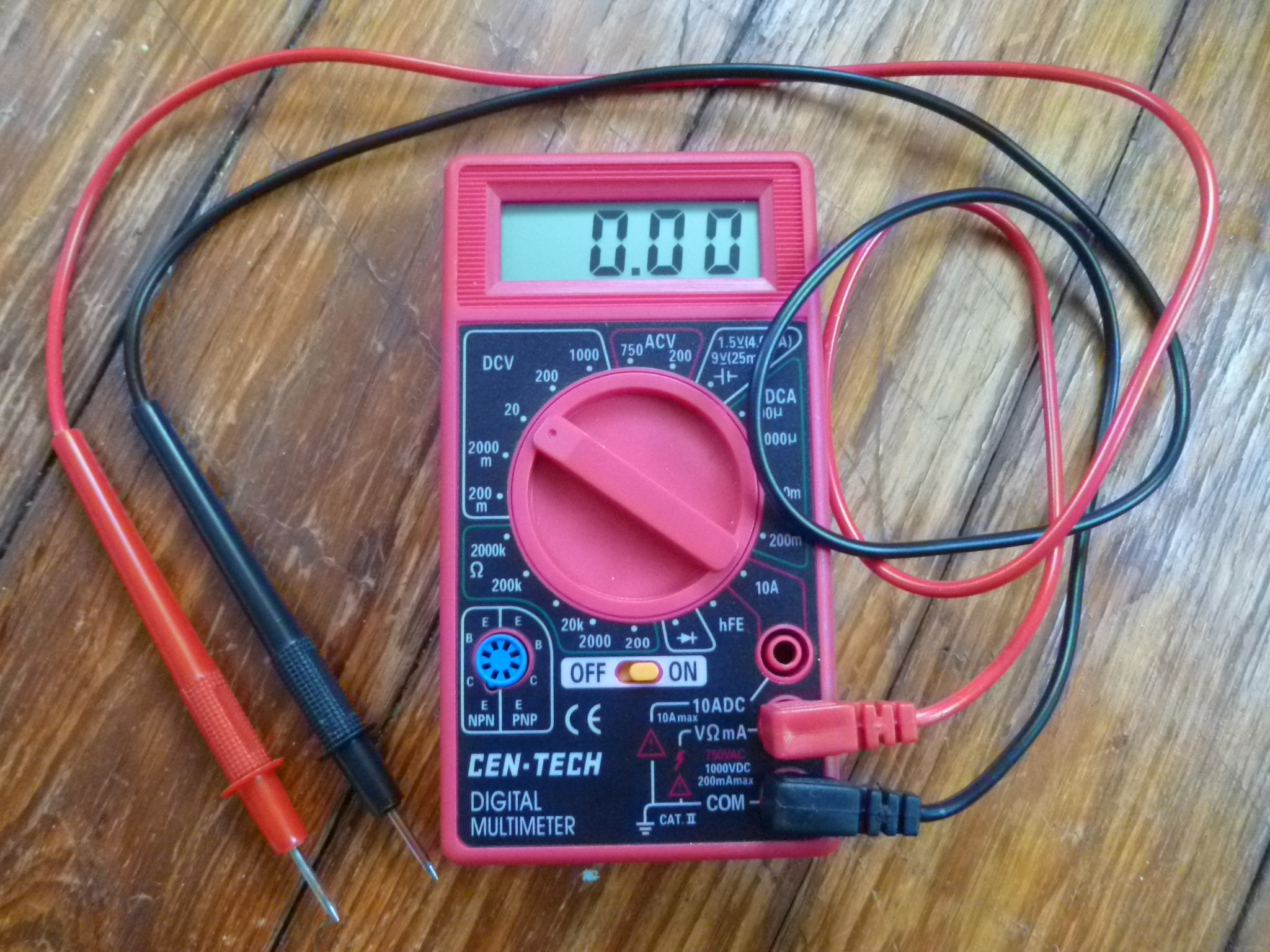 test 1.5 volt battery with multimeter