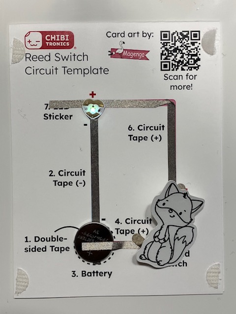 Tarjeta de superhéroe con pegatinas LED arcoíris de Chibitronics